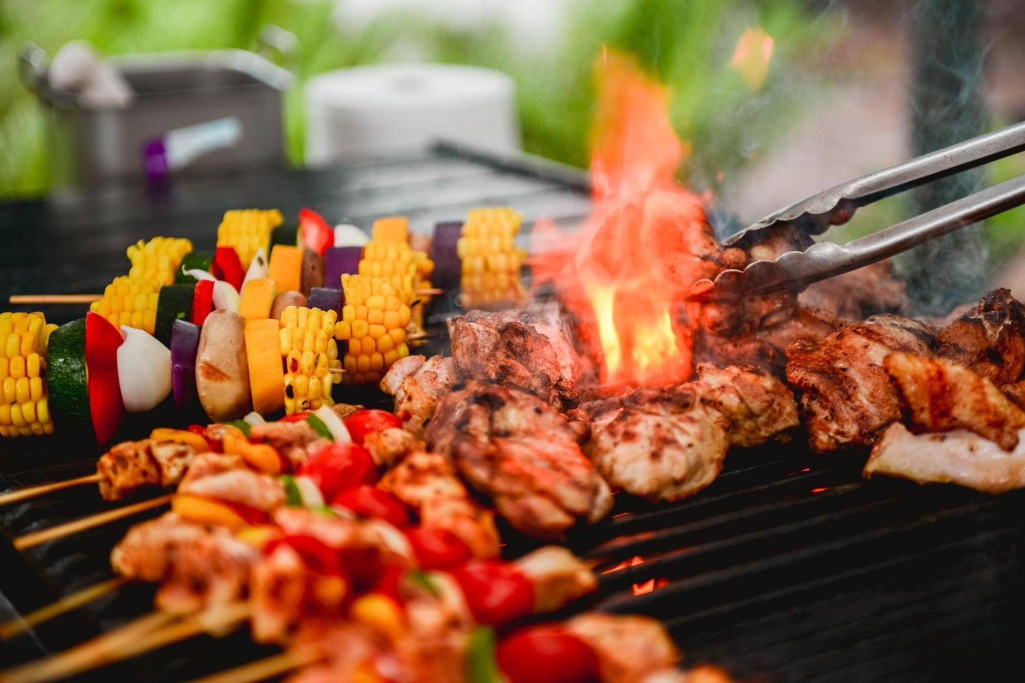 Hotel Stripes Kuala Lumpur, Autograph Collection מראה חיצוני תמונה A barbecue