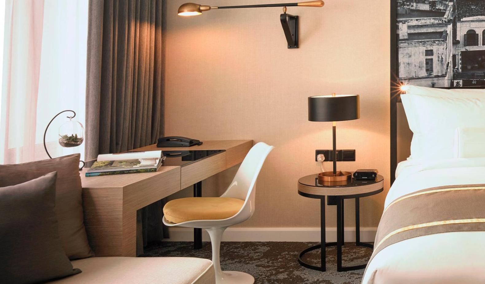 Hotel Stripes Kuala Lumpur, Autograph Collection מראה חיצוני תמונה Wall light