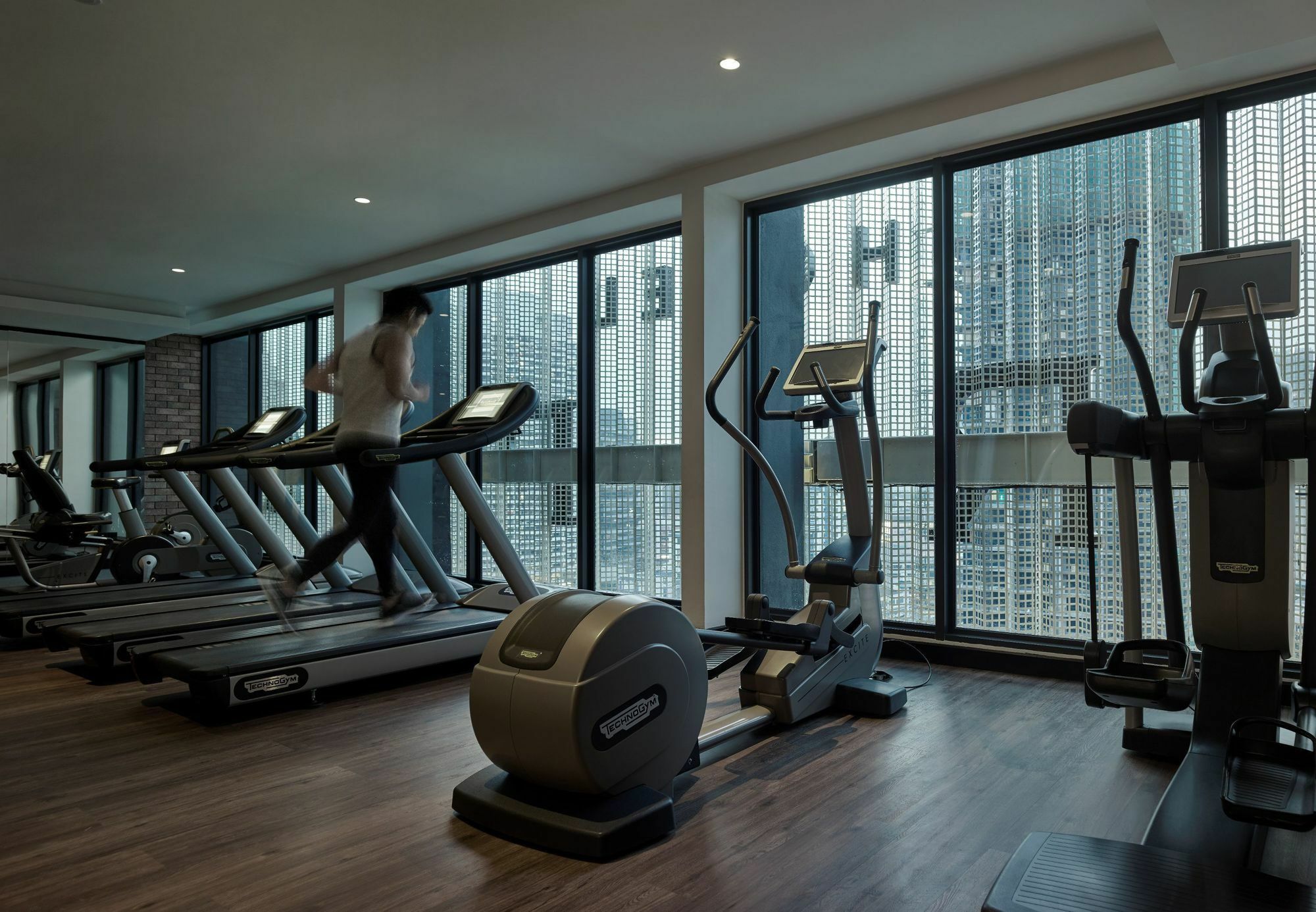 Hotel Stripes Kuala Lumpur, Autograph Collection מראה חיצוני תמונה The gym at the hotel